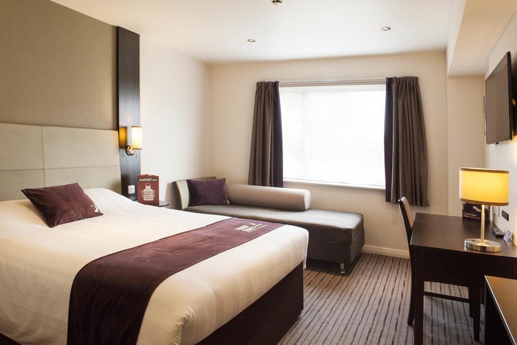 Premier Inn London Wandsworth Rum bild