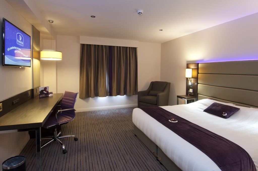 Premier Inn London Wandsworth Exteriör bild